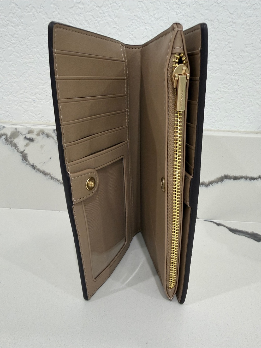 Coach Cream Leather Continental Wallet with Gold Logo - Picture 5 of 6